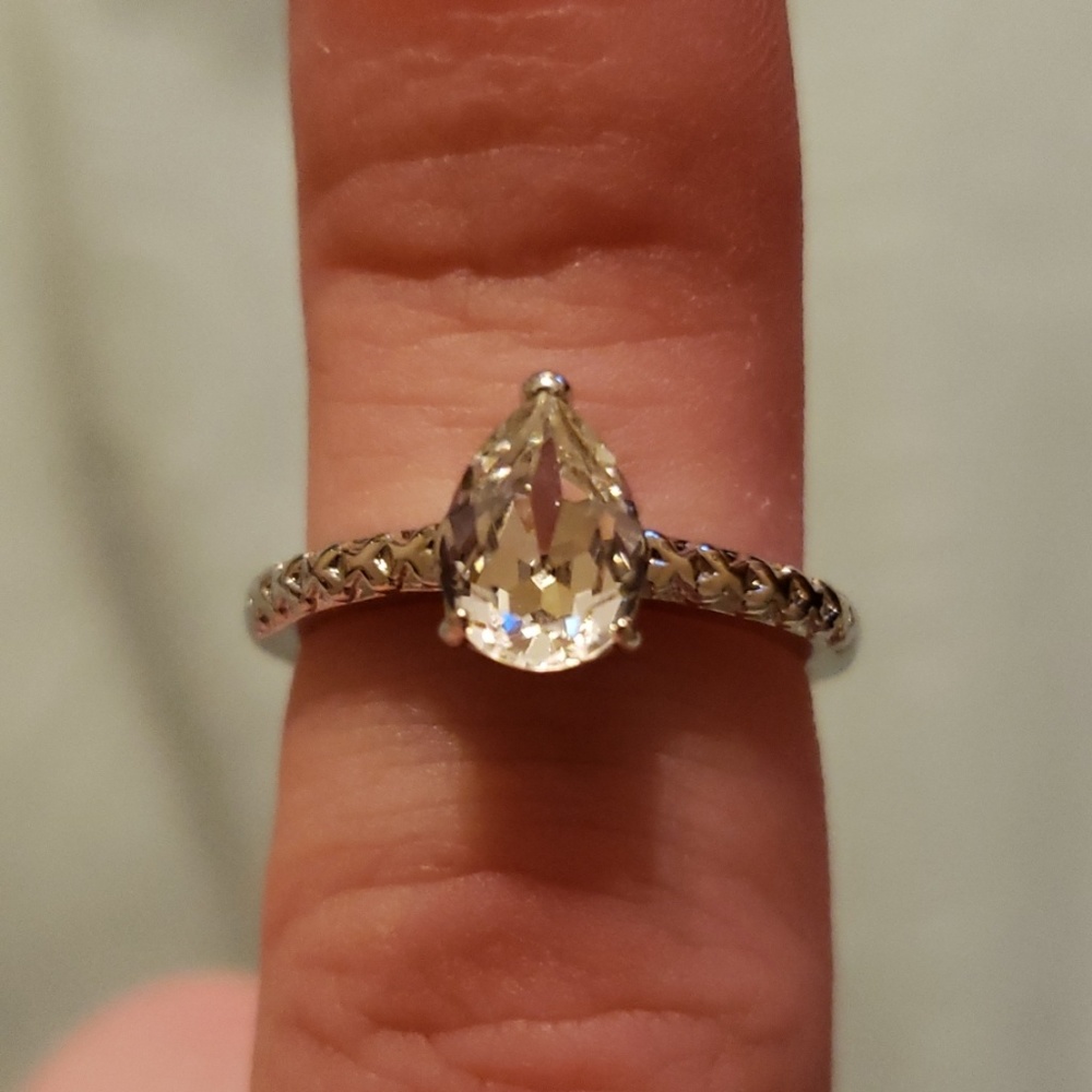 Tear drop cz ring